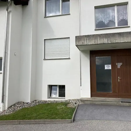 Tru 7 Apartment